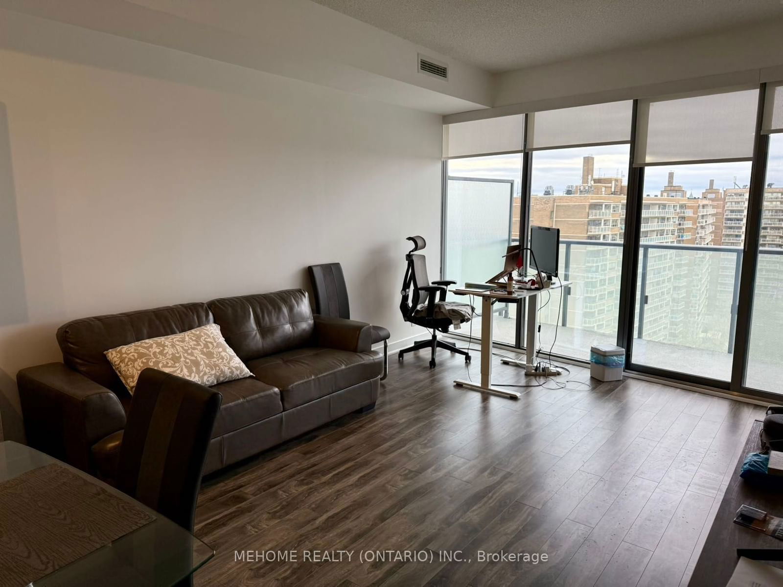 1815 Yonge St, unit 1503 for rent