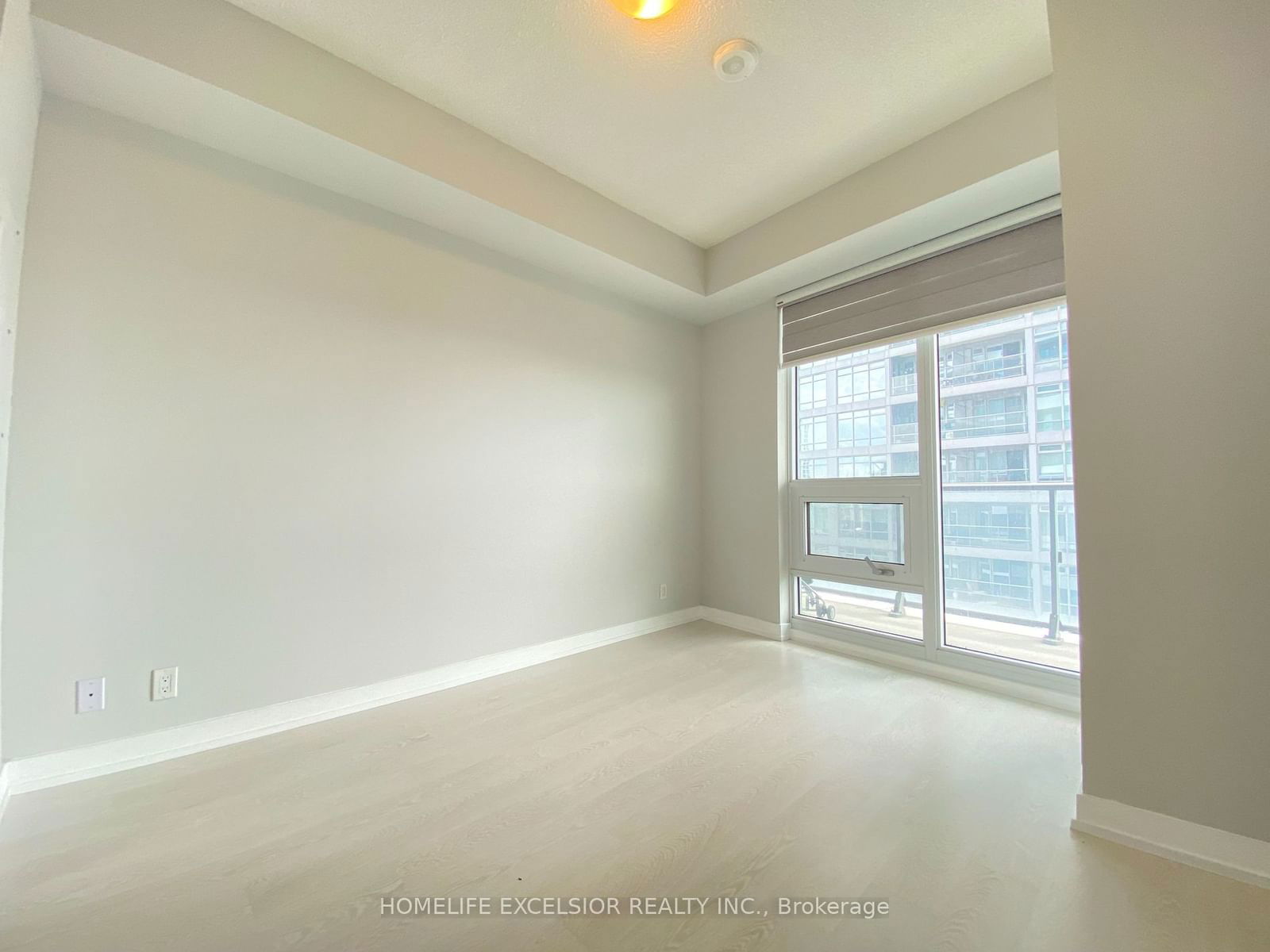 2221 Yonge St, unit 2306 for rent