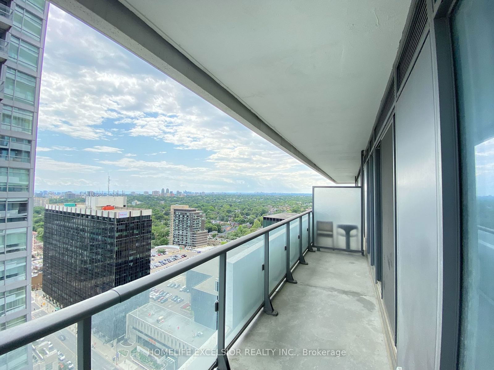 2221 Yonge St, unit 2306 for rent