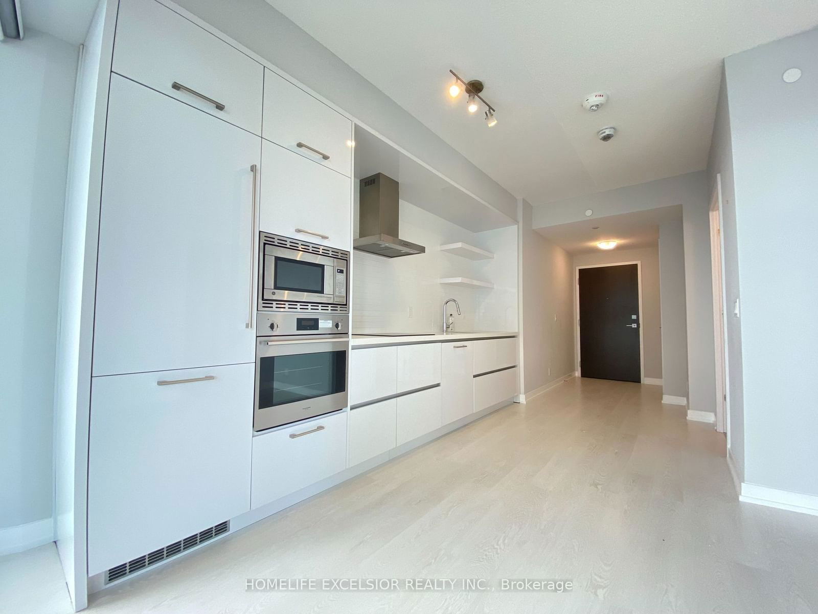 2221 Yonge St, unit 2306 for rent