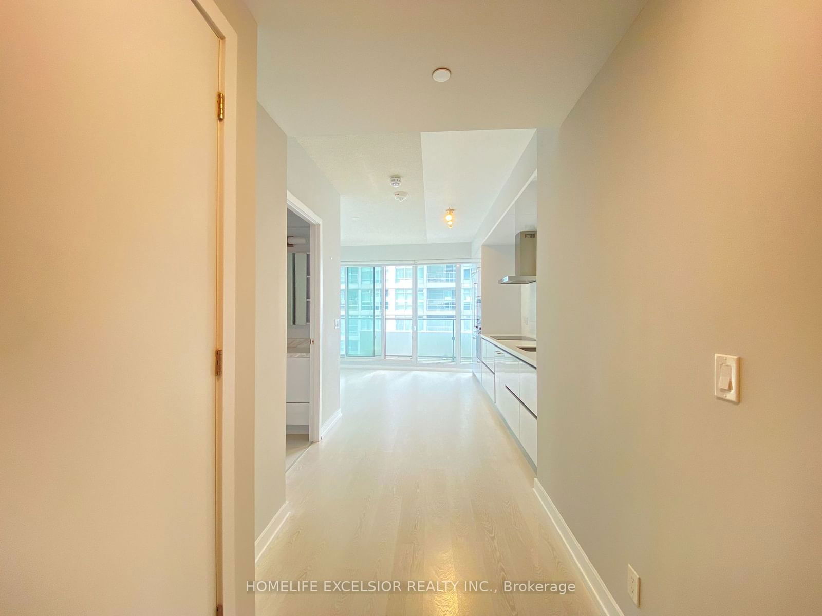 2221 Yonge St, unit 2306 for rent