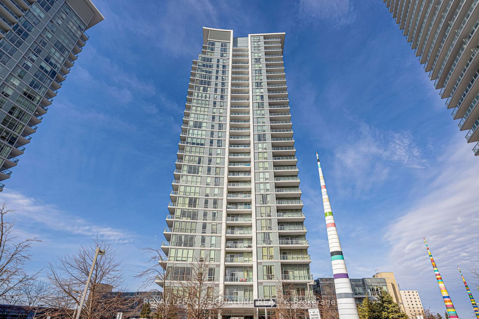 66 Forest Manor Rd W, unit 601 for sale