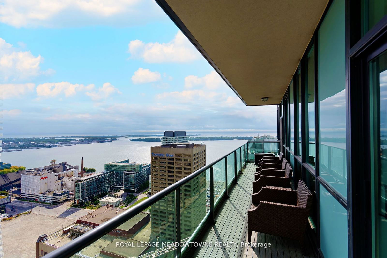 16 Yonge St, unit PH 4006 for sale