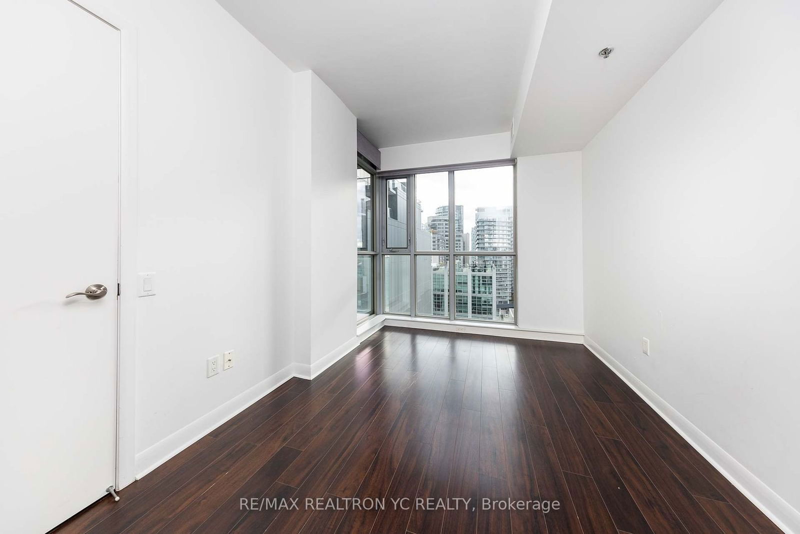 375 King St W, unit 1403 for sale