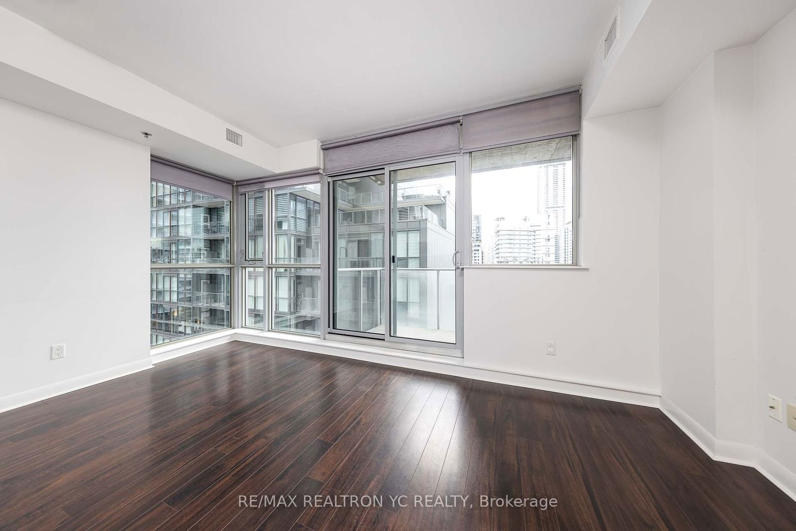 375 King St W, unit 1403 for sale