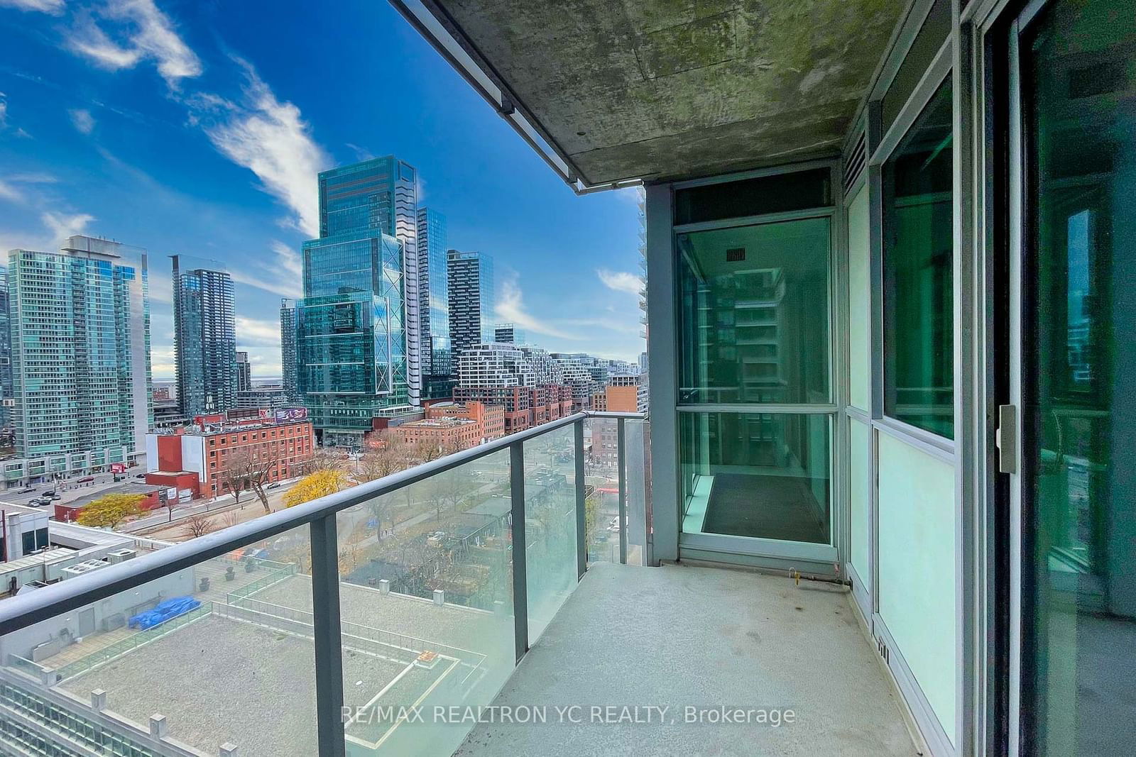 375 King St W, unit 1403 for sale