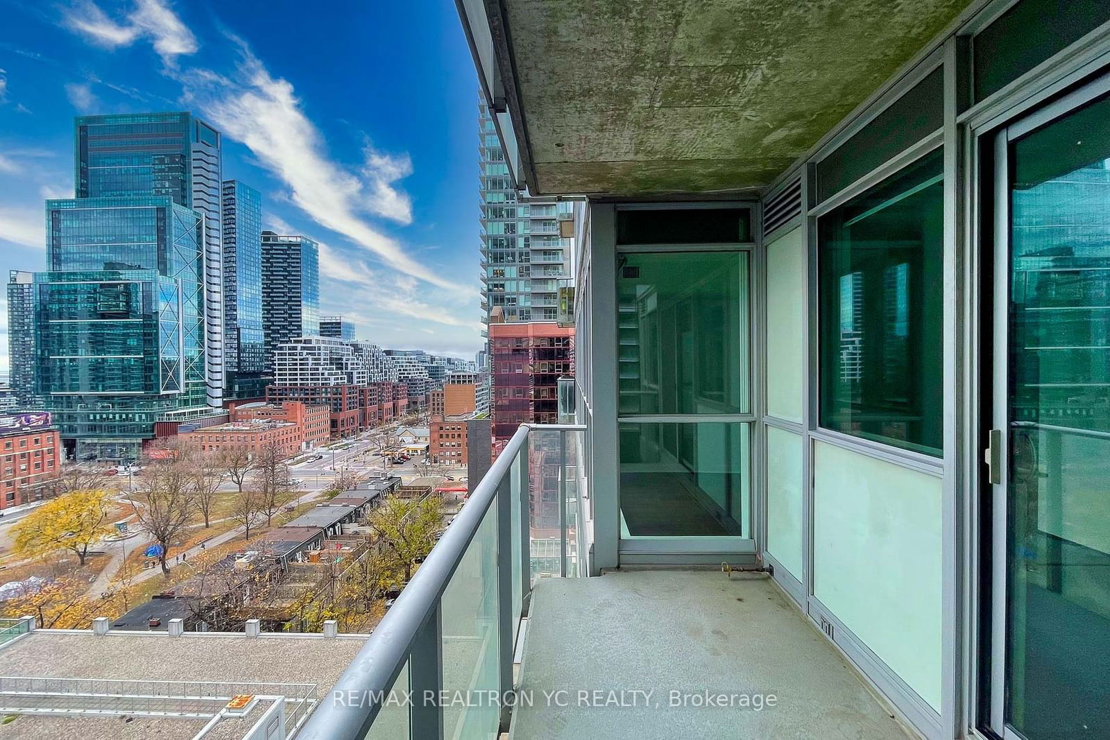 375 King St W, unit 1403 for sale