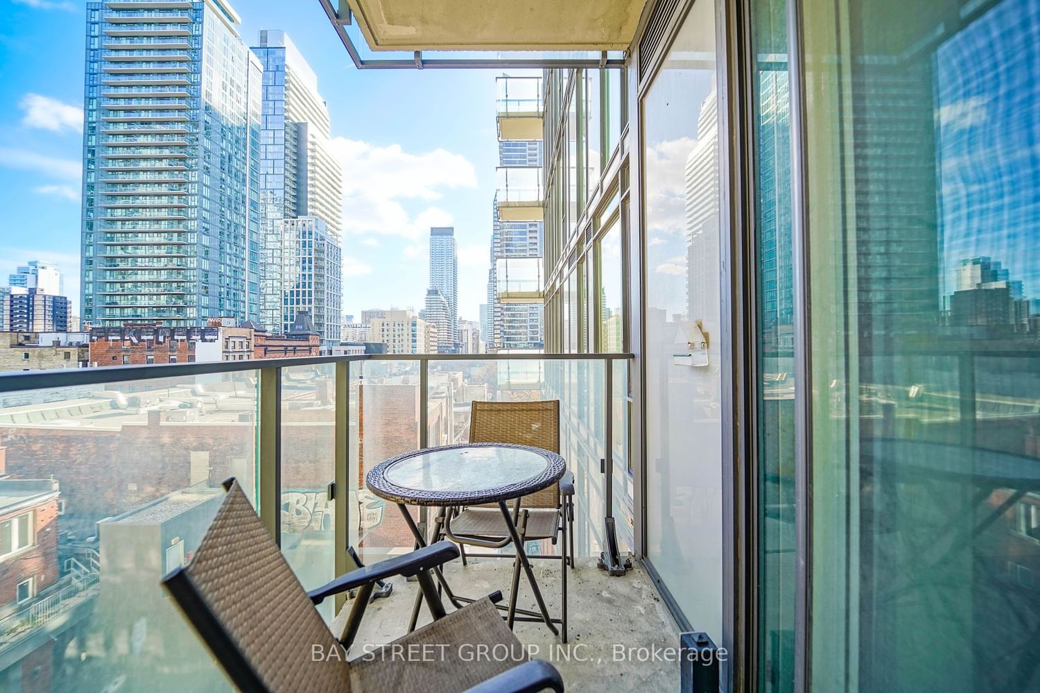 75 St Nicholas St, unit 501 for rent