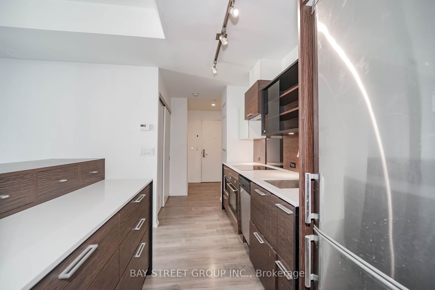 75 St Nicholas St, unit 501 for rent