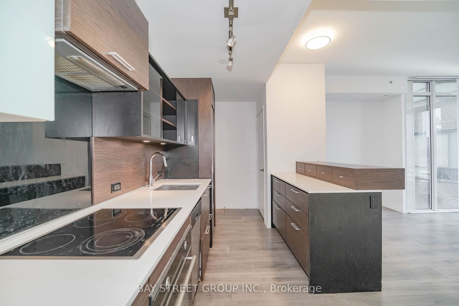 75 St Nicholas St, unit 501 for rent