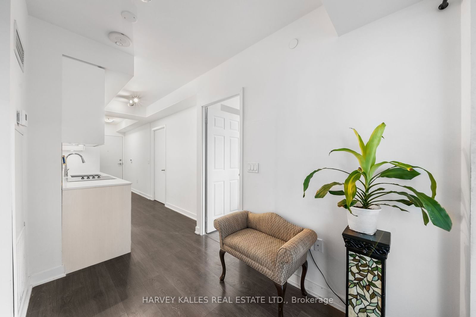 99 Broadway Ave, unit 1405 for sale