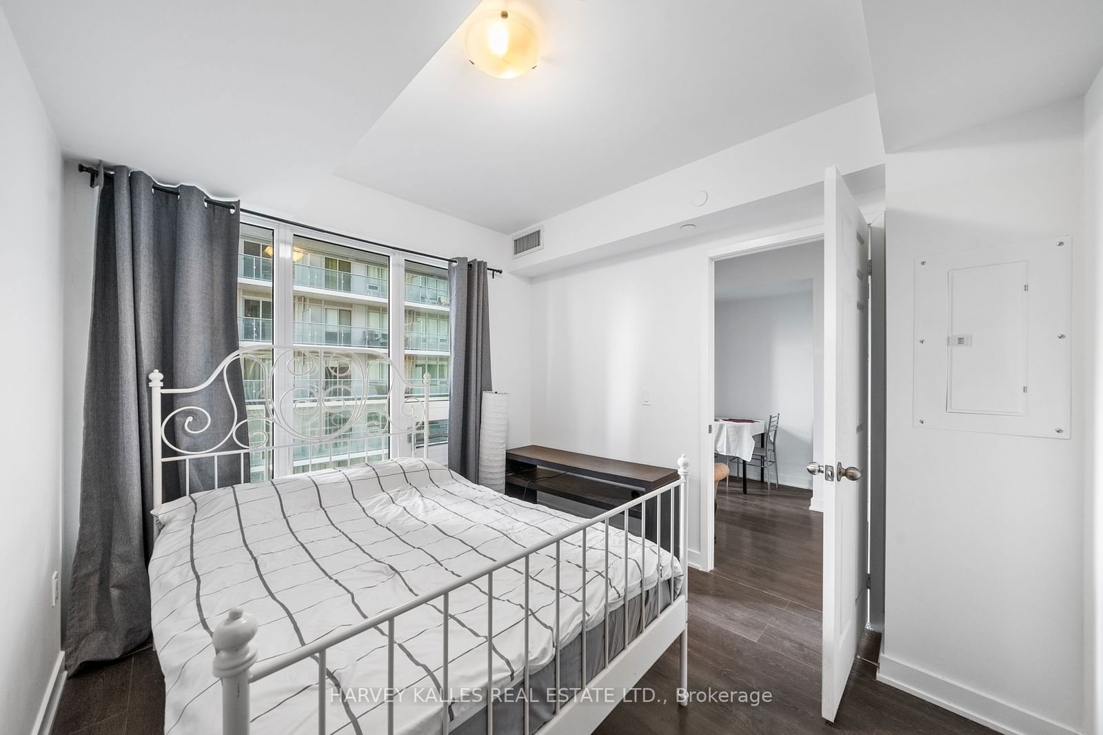 99 Broadway Ave, unit 1405 for sale