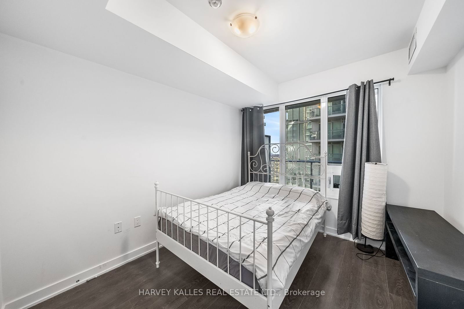 99 Broadway Ave, unit 1405 for sale