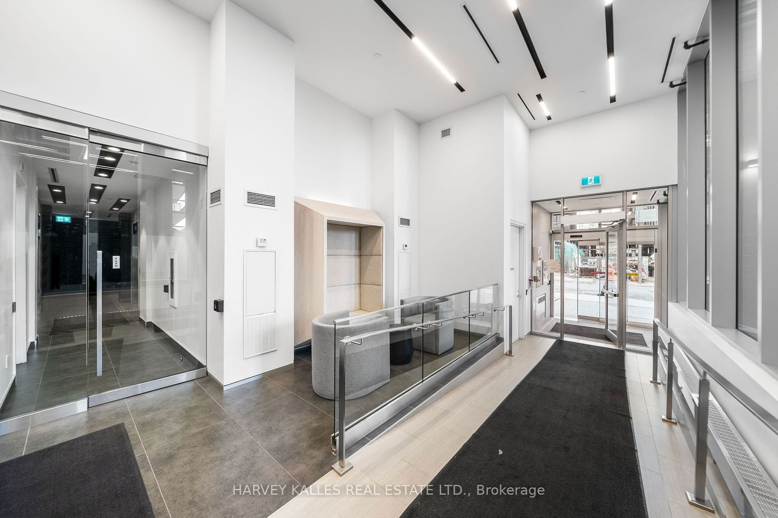 99 Broadway Ave, unit 1405 for sale