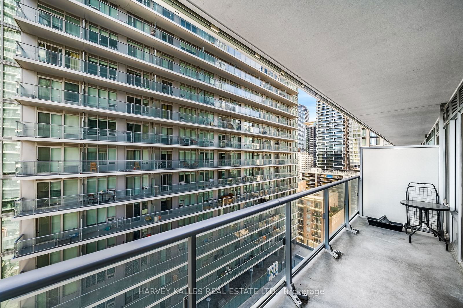 99 Broadway Ave, unit 1405 for sale