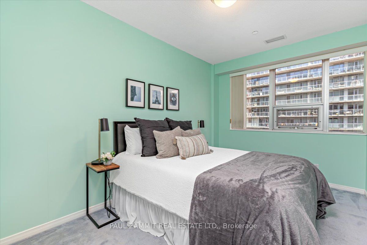 393 King St W, unit 806 for sale