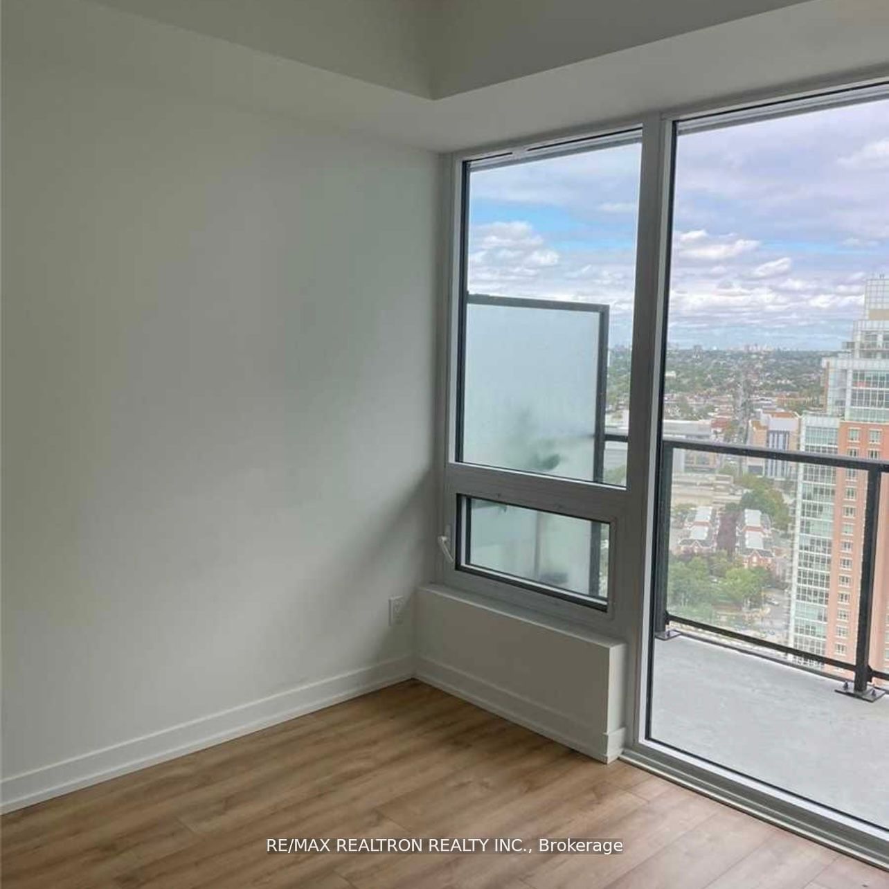 135 East Liberty St, unit 2506 for rent