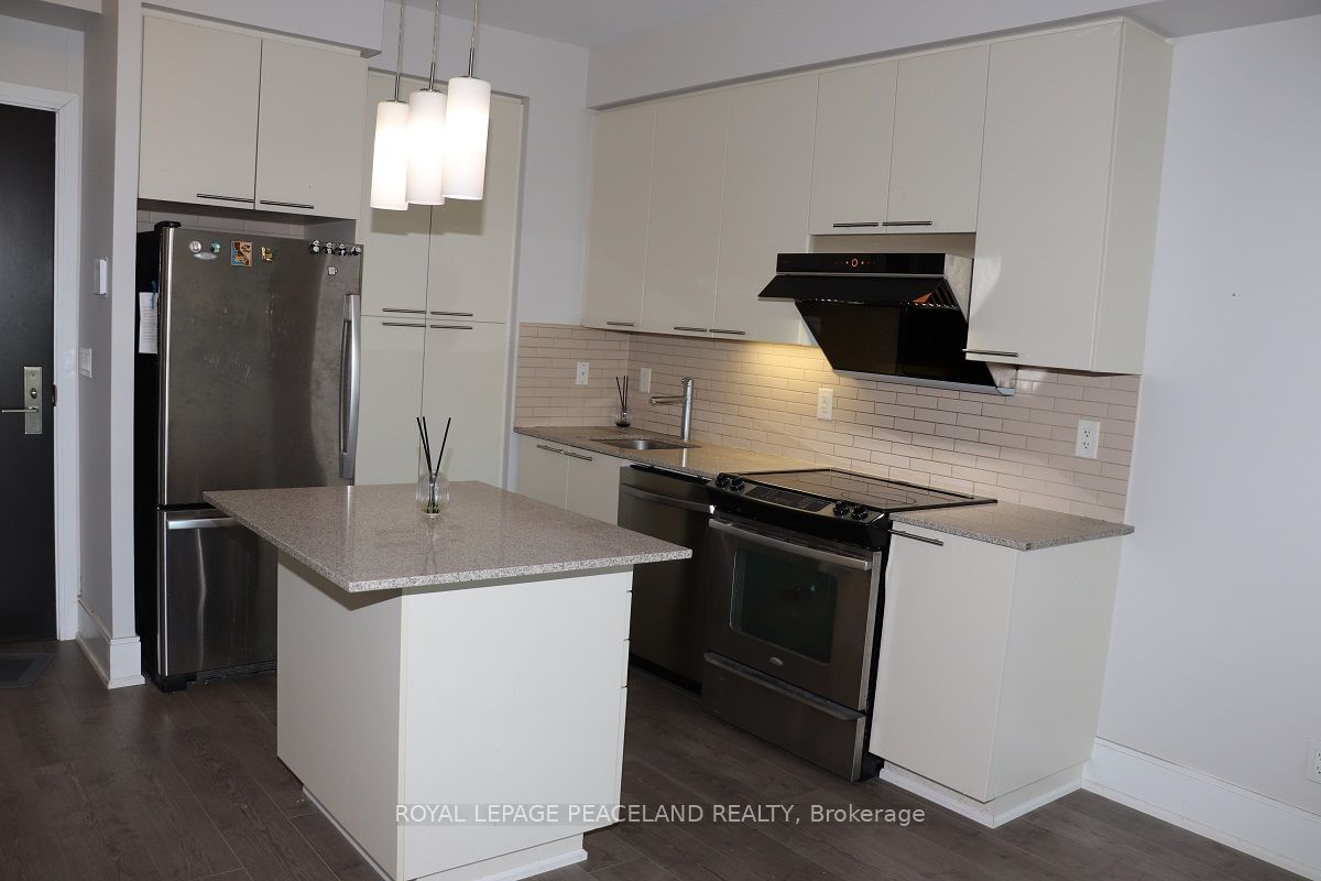 70 ROEHAMPTON Ave, unit 2022 for rent