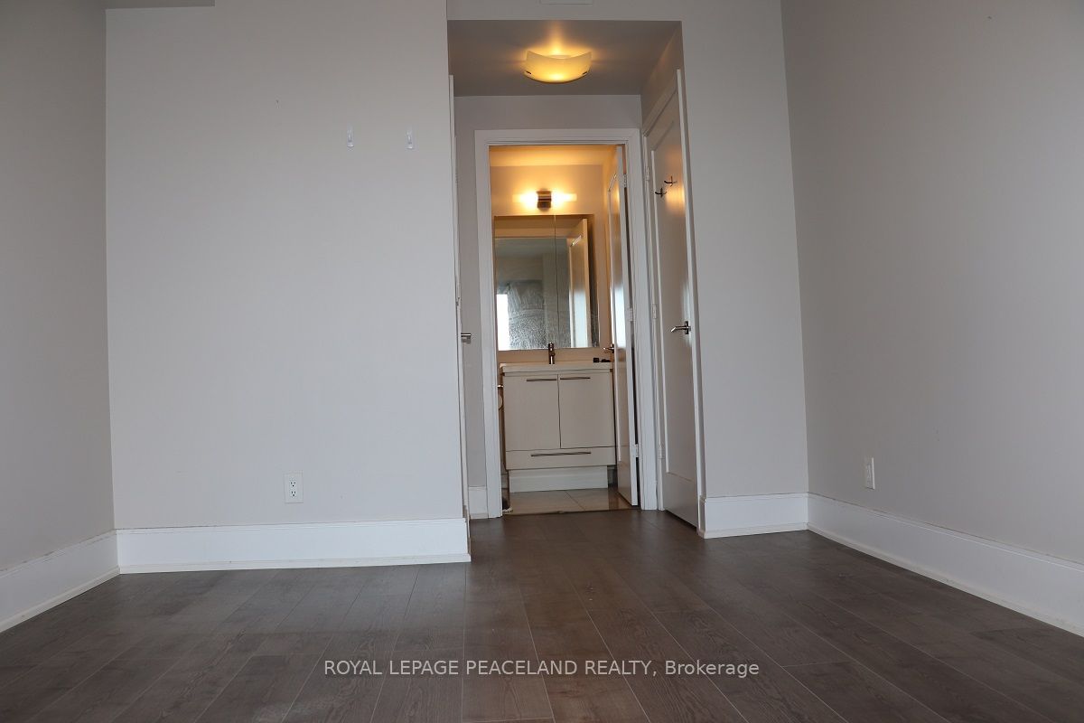 70 ROEHAMPTON Ave, unit 2022 for rent