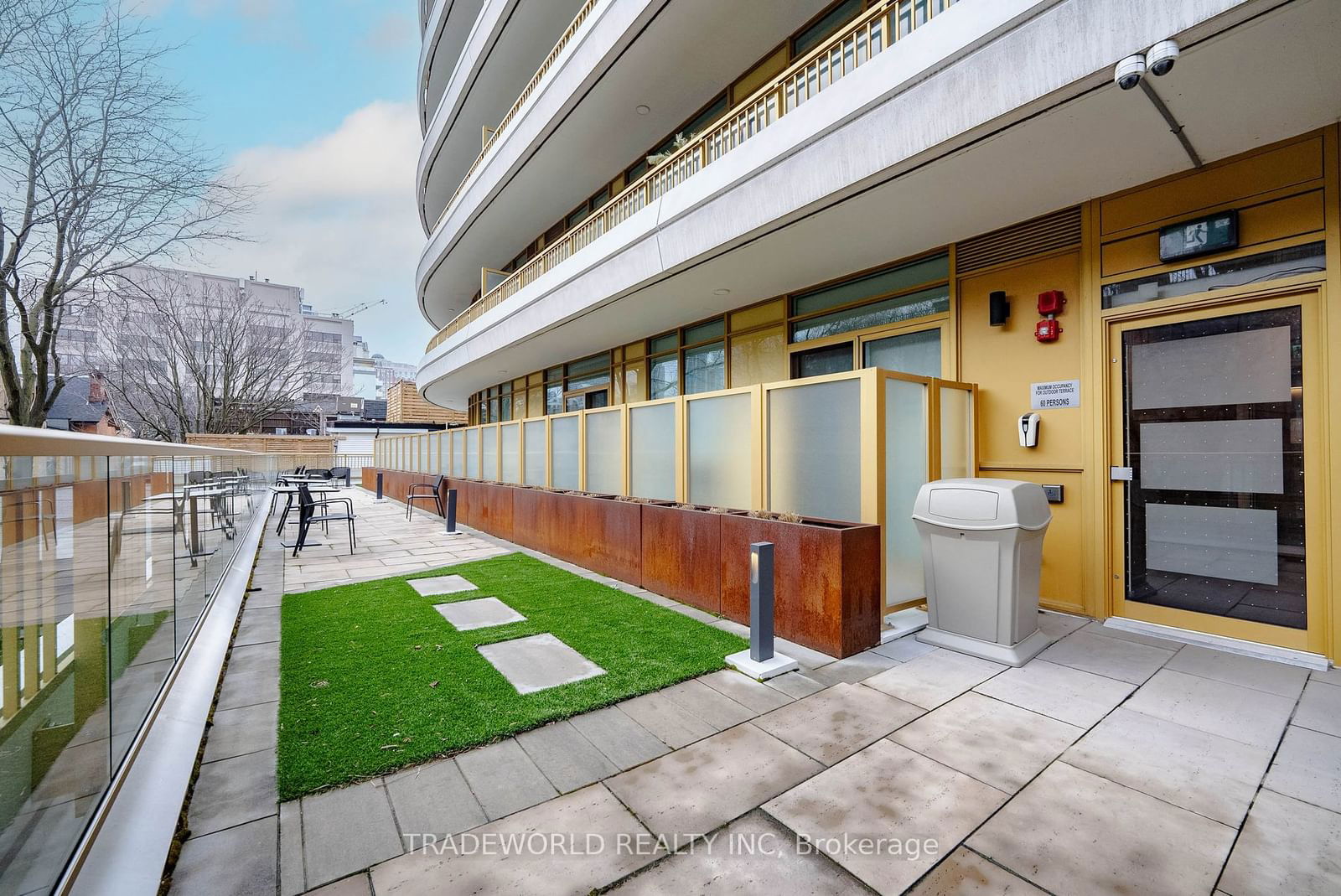 151 Avenue Rd, unit 305 for sale