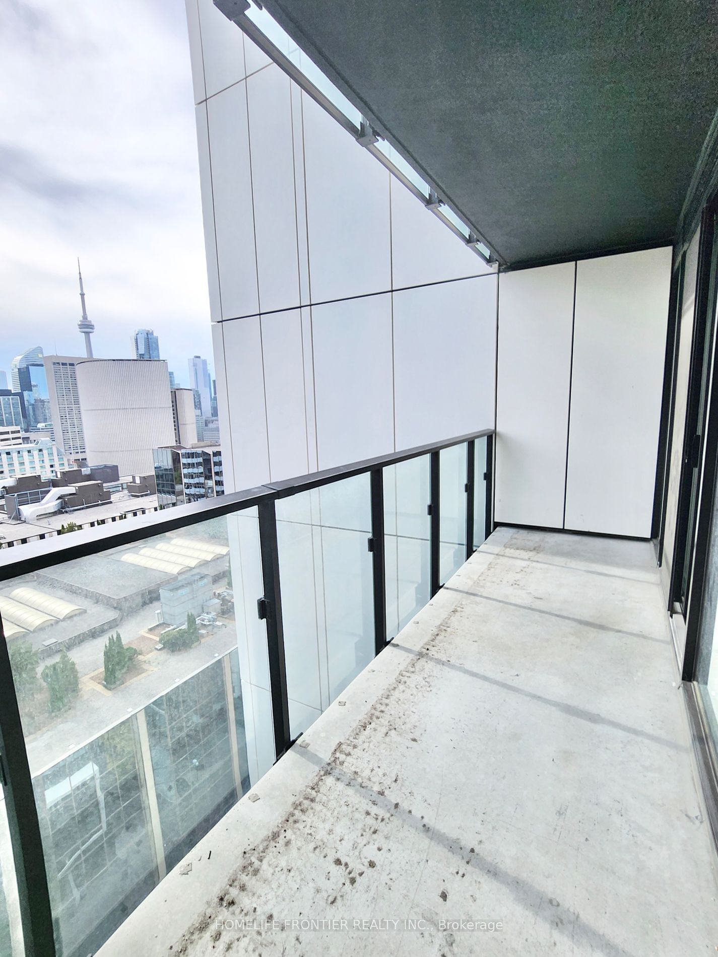 20 Edward St, unit 1709 for rent