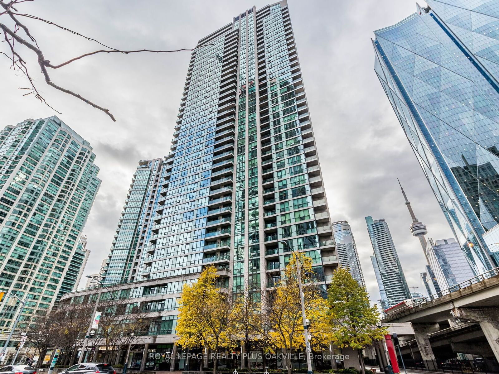 16 Yonge St, unit 1504 for rent