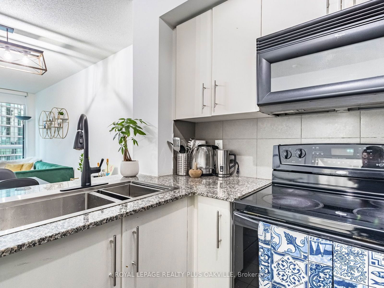 16 Yonge St, unit 1504 for rent