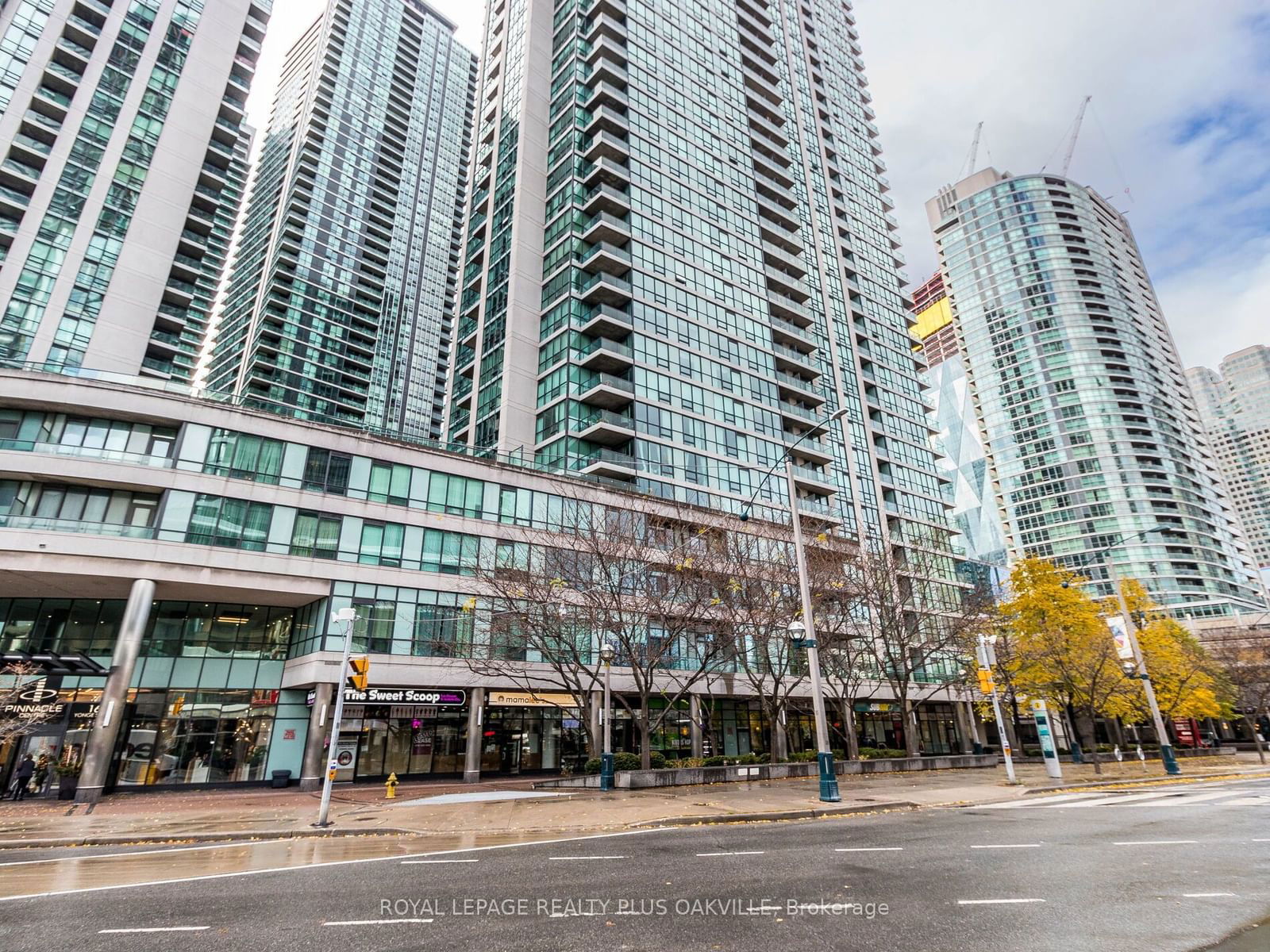 16 Yonge St, unit 1504 for rent