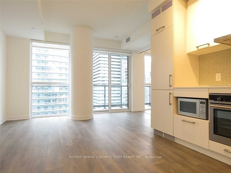 87 Peter St, unit 3112 for rent