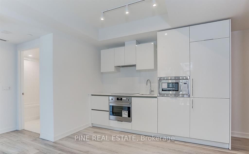 238 Simcoe St, unit 3106 for rent