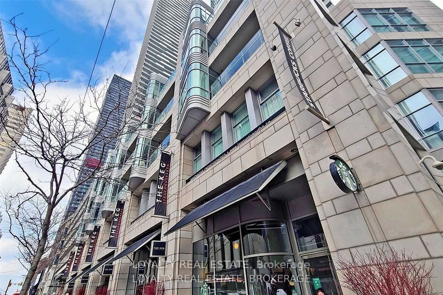 2221 Yonge St, unit 2104 for rent