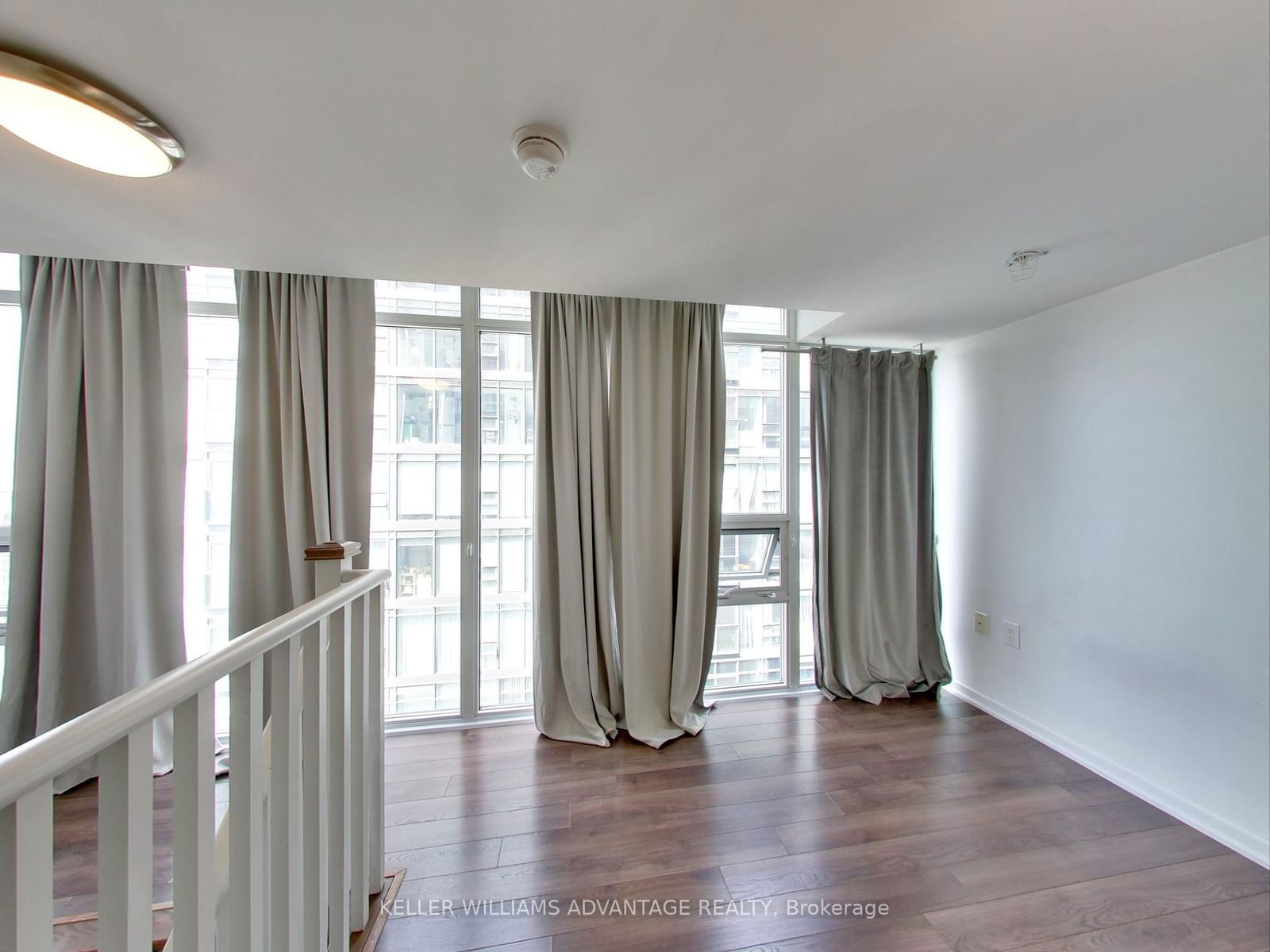 36 Lisgar St, unit 1708E for rent