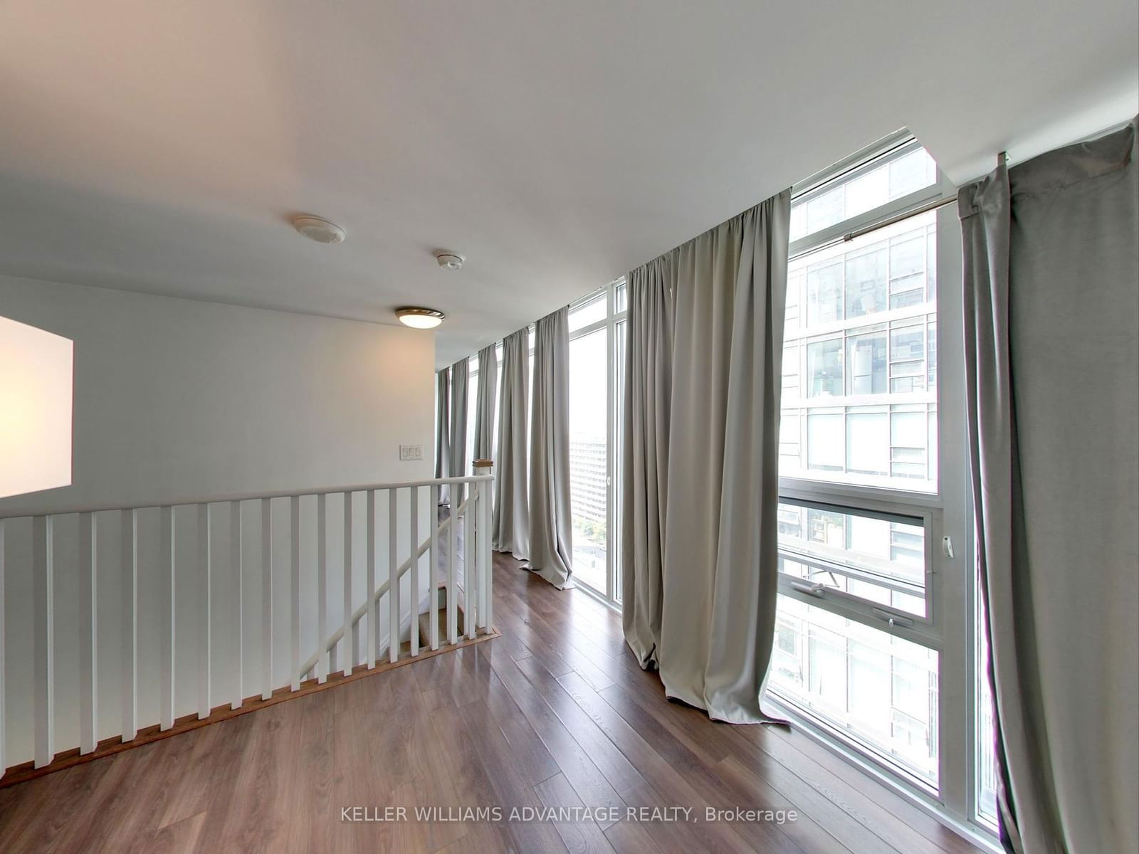 36 Lisgar St, unit 1708E for rent