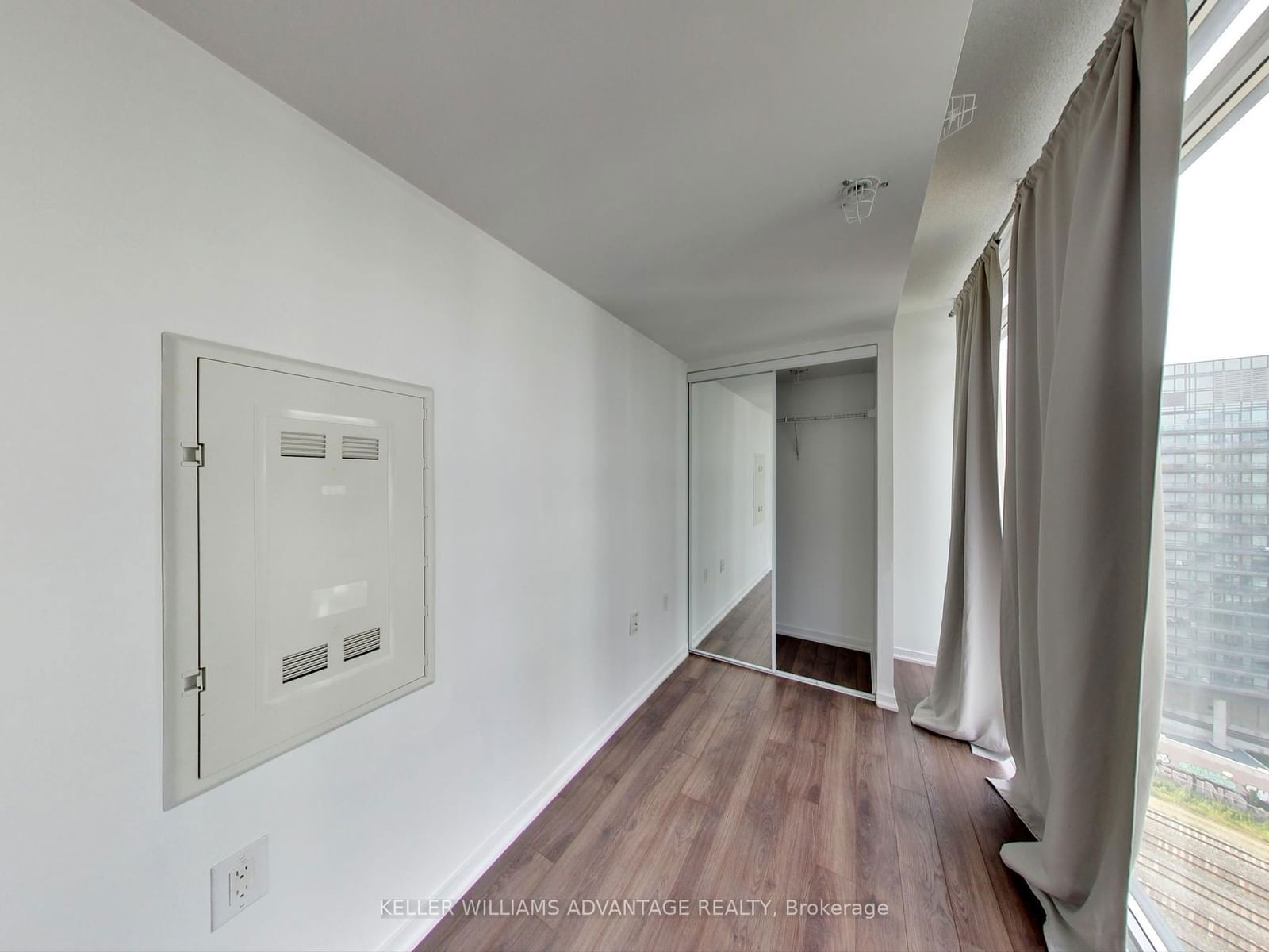 36 Lisgar St, unit 1708E for rent