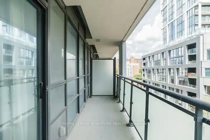 460 Adelaide St, unit 833 for rent