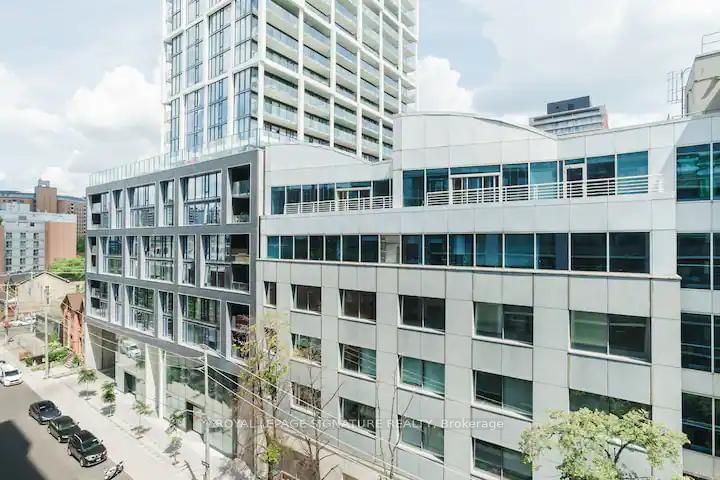 460 Adelaide St, unit 833 for rent