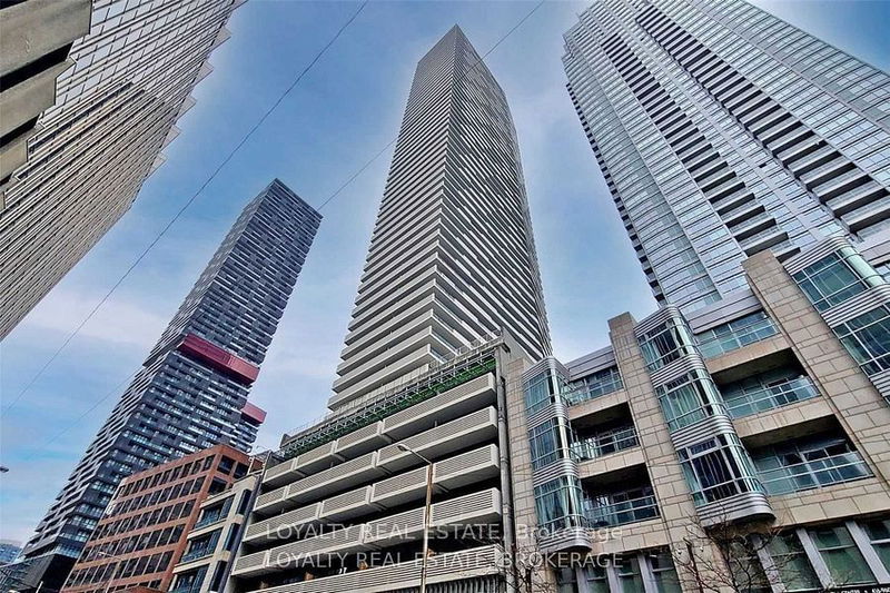 2221 Yonge St, unit 2104 for sale