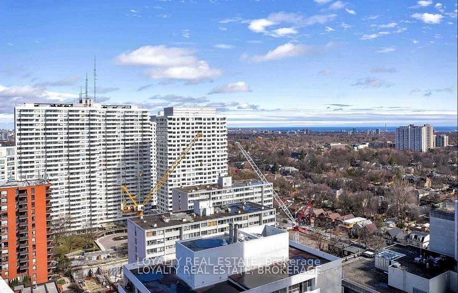 2221 Yonge St, unit 2104 for sale