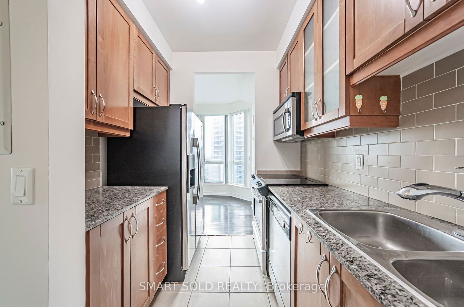 18 Holmes Ave, unit 1103 for sale