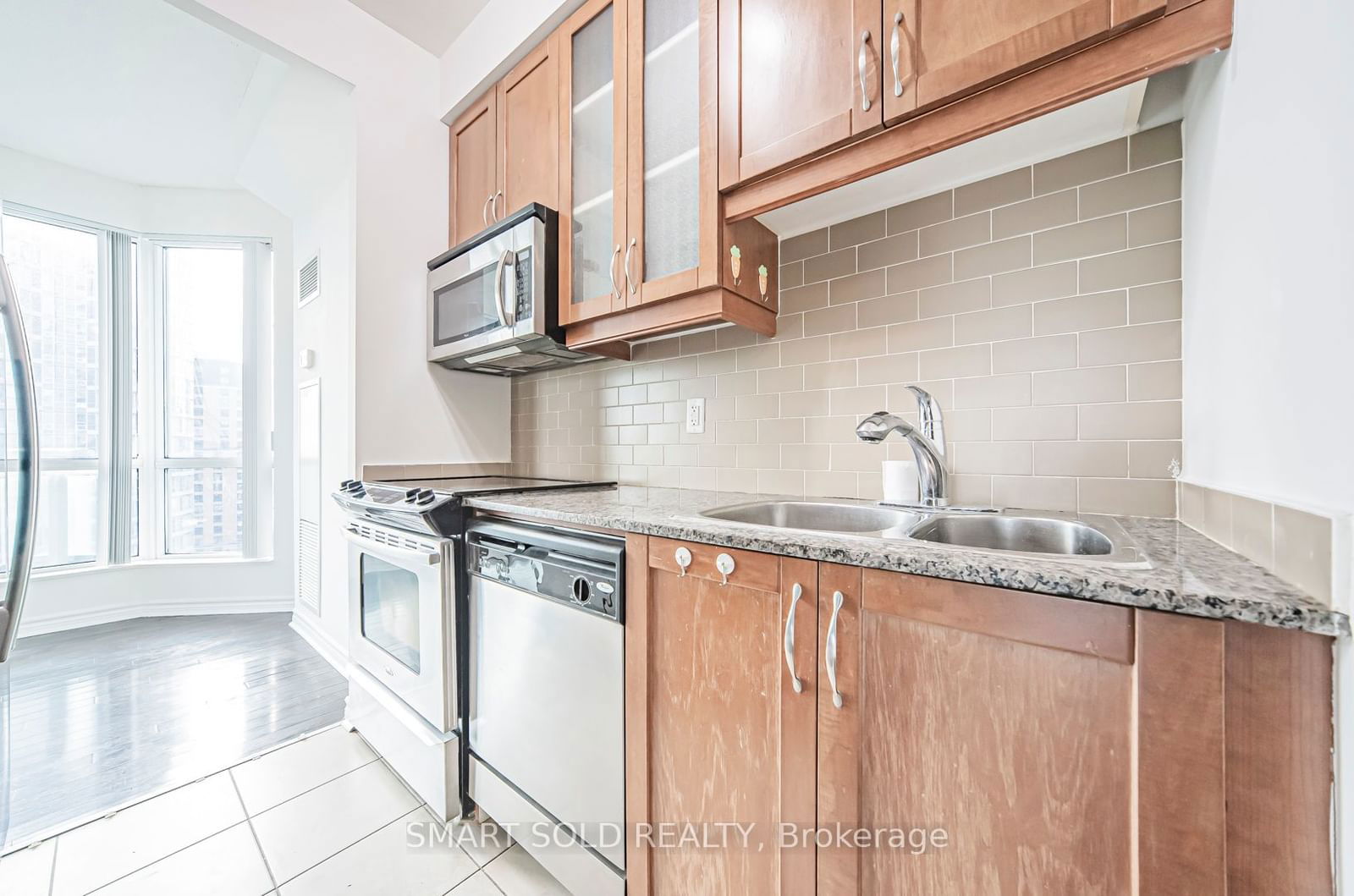 18 Holmes Ave, unit 1103 for sale