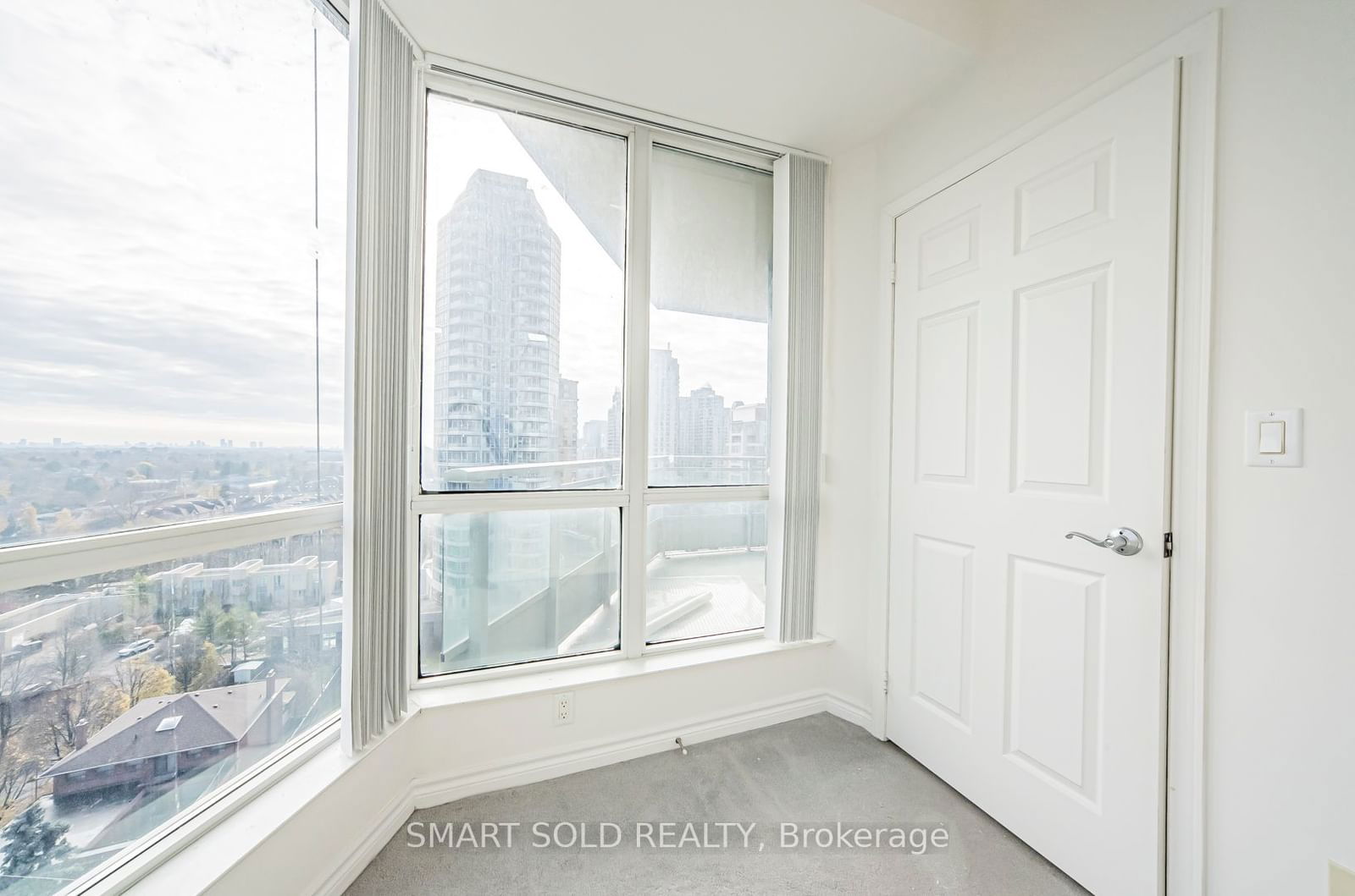 18 Holmes Ave, unit 1103 for sale