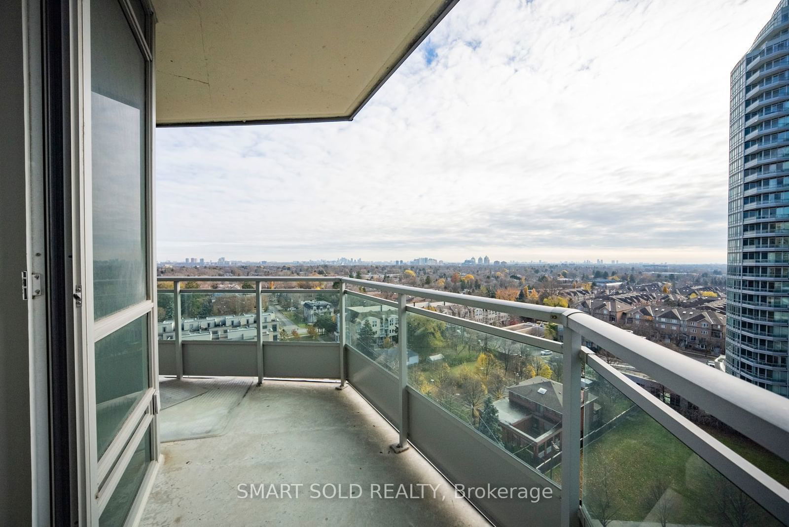 18 Holmes Ave, unit 1103 for sale