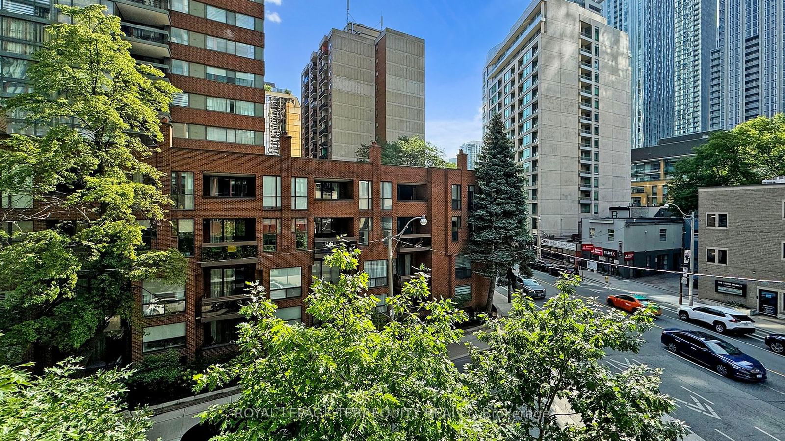 32 Davenport Rd, unit 313 for sale