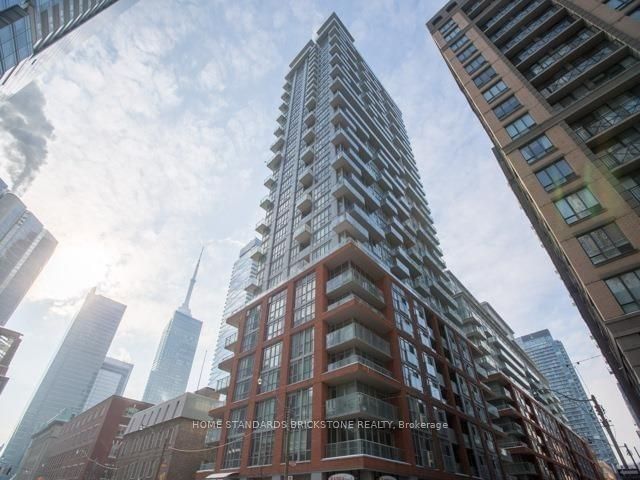 126 Simcoe St, unit 2506 for rent