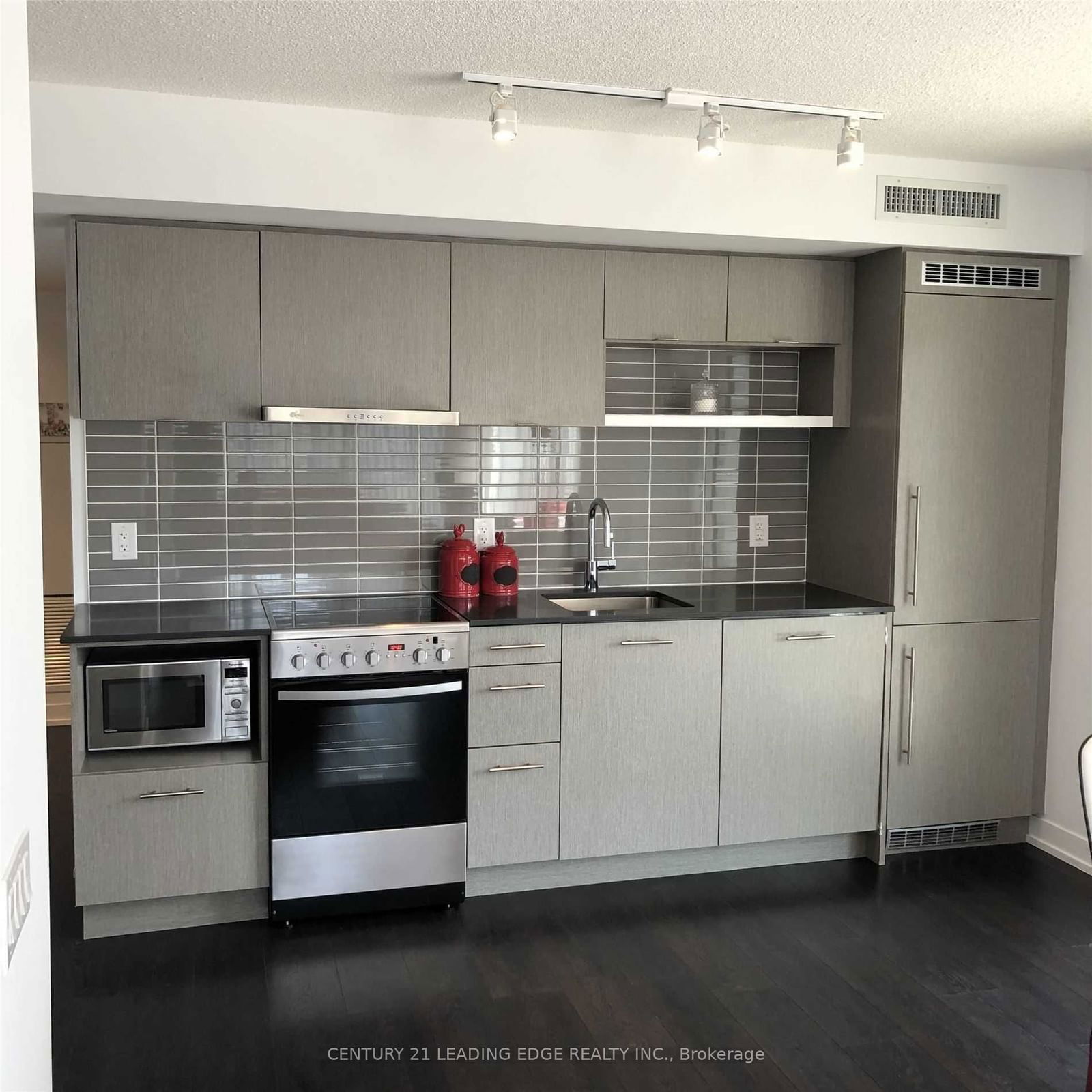 365 Church St, unit 1011 for rent