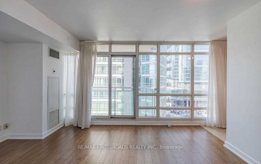 381 Front St W, unit 1501 for rent