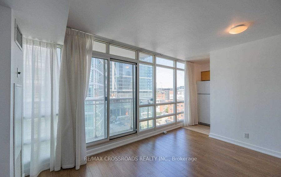 381 Front St W, unit 1501 for rent