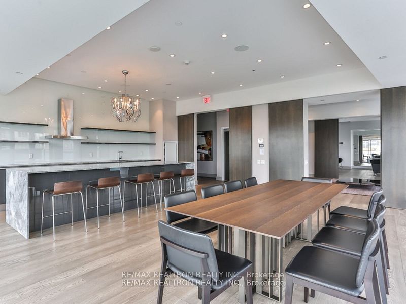 1815 Yonge St, unit 1006 for sale