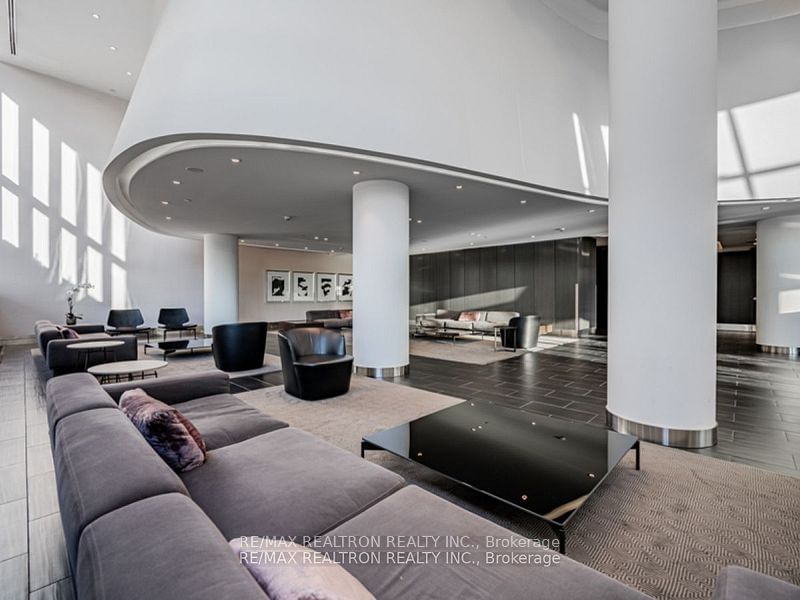 1815 Yonge St, unit 1006 for sale