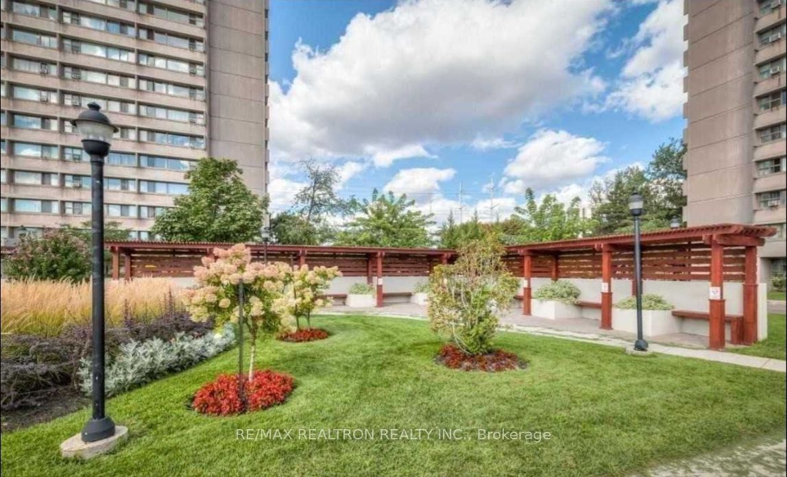 735 Don Mills Rd, unit 1508 for rent